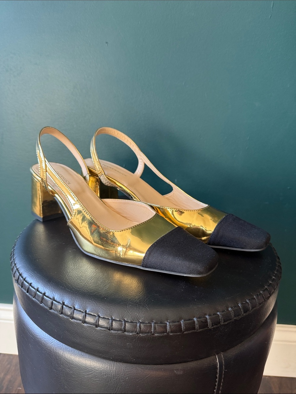 Tuckernuck Tinsley Gold Black Cap Toe Slingback Heels Size 9